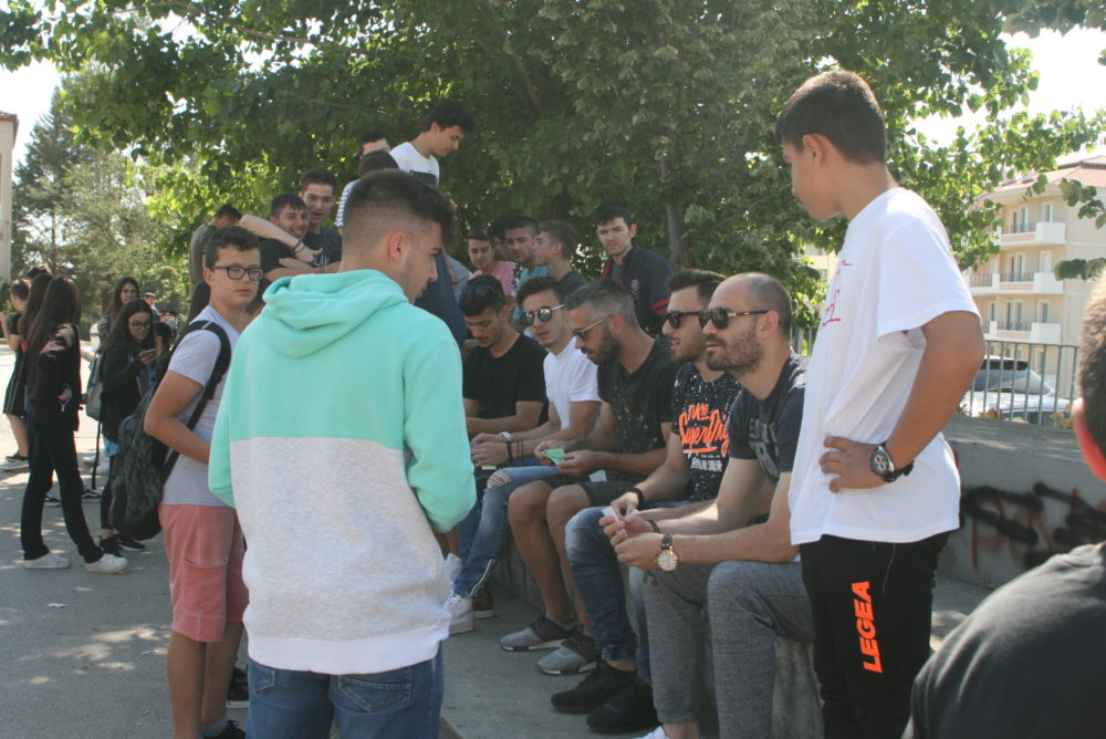 Η... "βόλτα" στα σχολεία