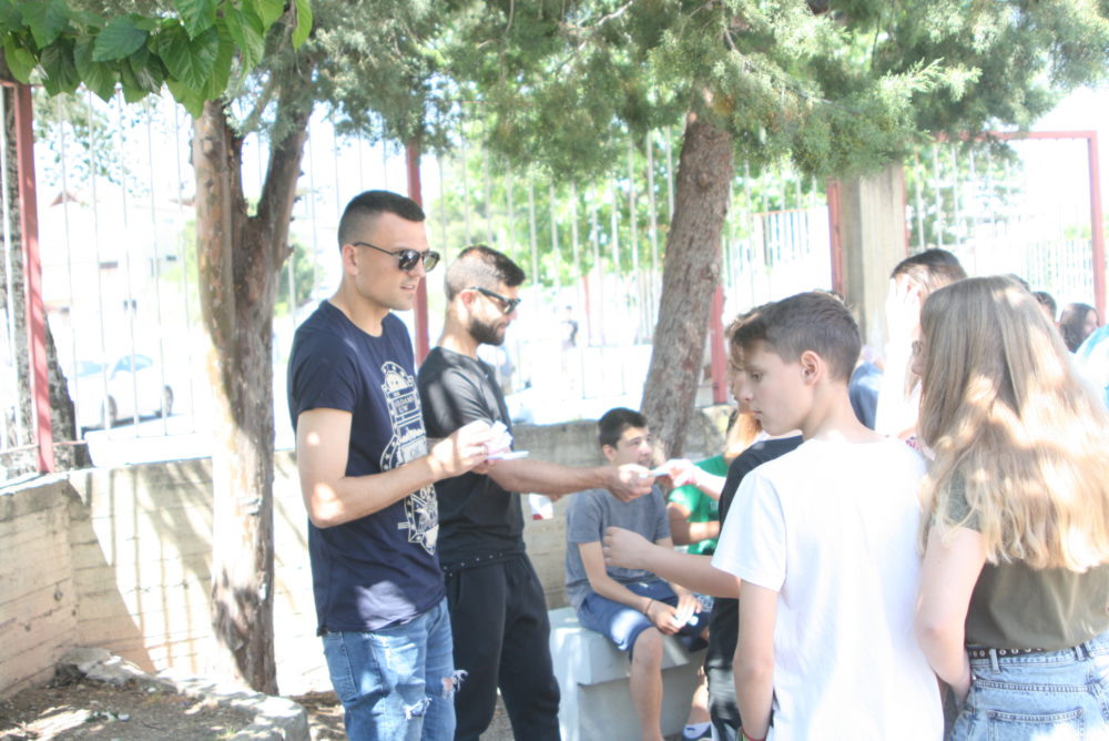 Η... "βόλτα" στα σχολεία