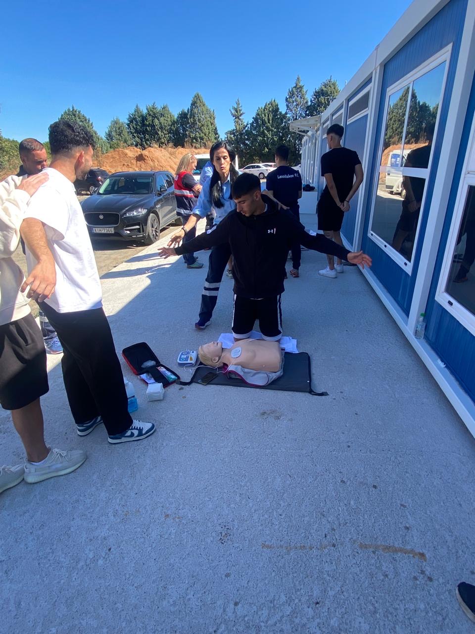 Μαθήματα πρώτων βοηθειών από το ΕΚΑΒ στην ομάδα μας