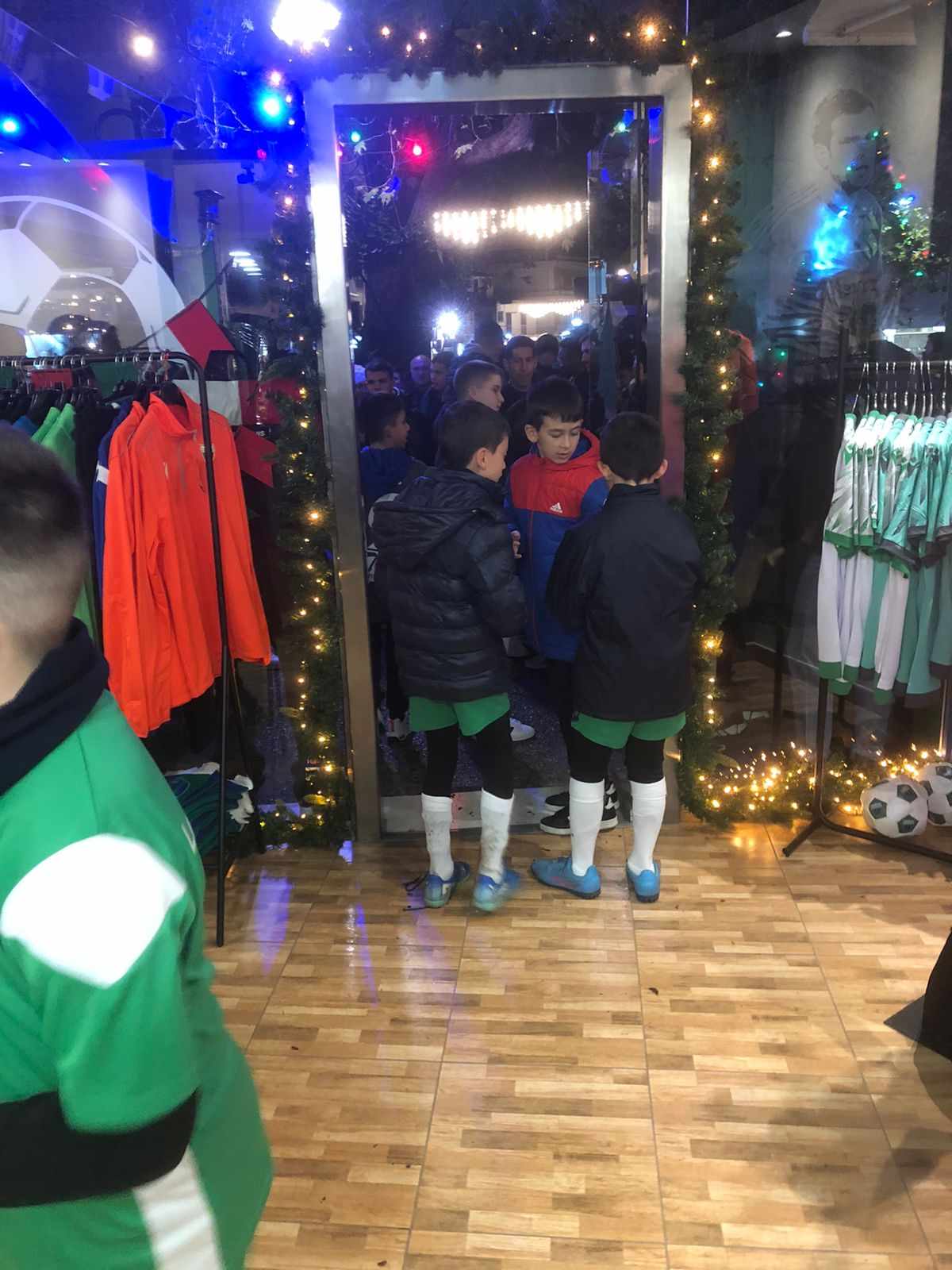 Χριστουγεννιάτικο bazaar στο APOL Store