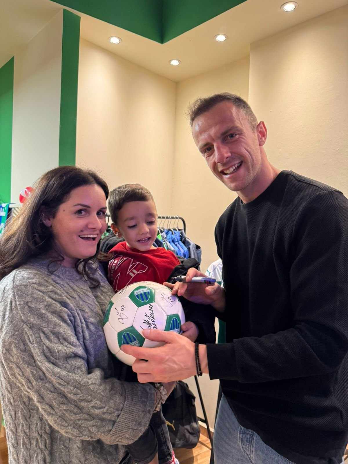 Χριστουγεννιάτικο bazaar στο APOL Store