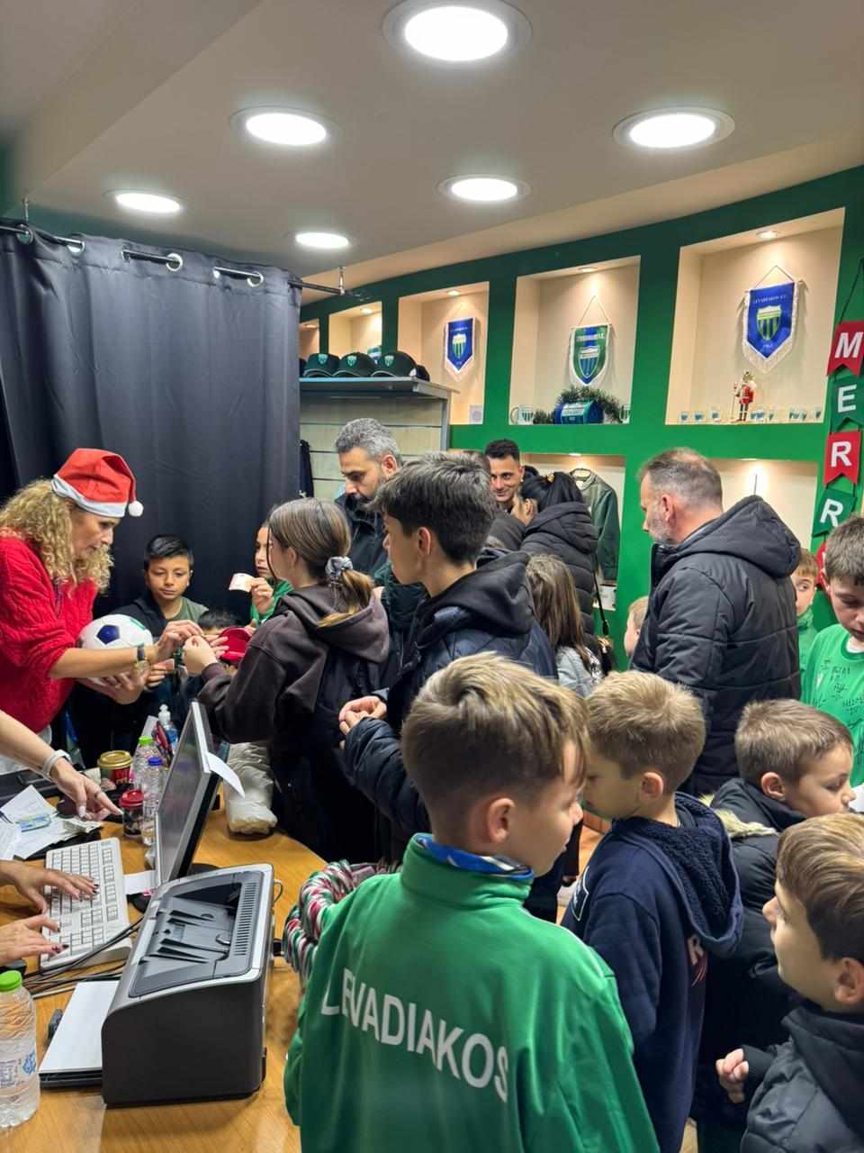 Χριστουγεννιάτικο bazaar στο APOL Store